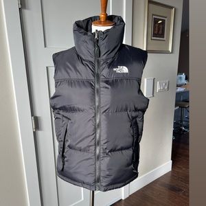 NorthFace Retro Style Men’s Vest• Size Medium